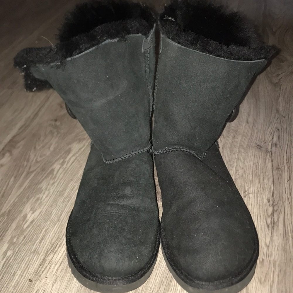 Short button uggs - Picture 2 of 3
